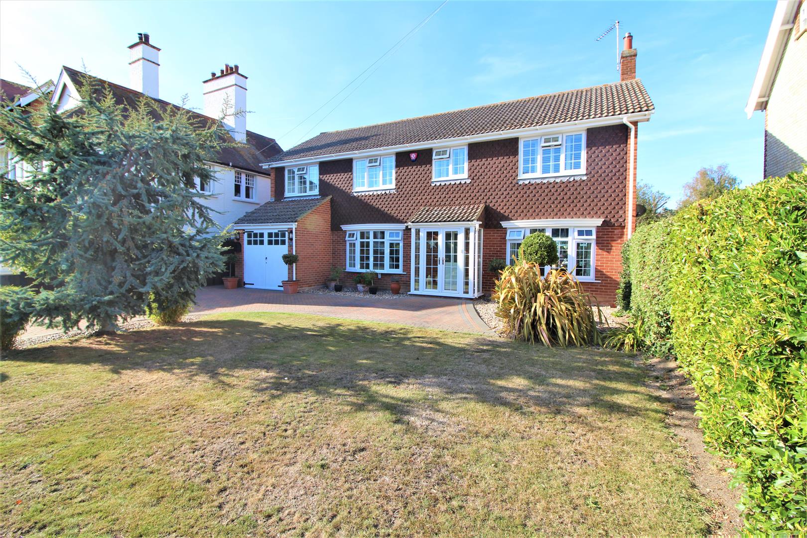 Property Details Paveys Estate Agents